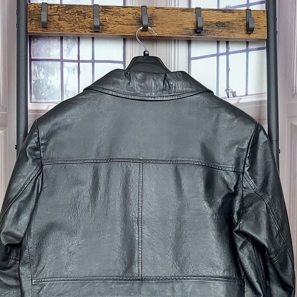 MEN'S GENUINE LEATHER BUTTON FRONT COAT BY OAKTON (M) - Picture 7 of 15